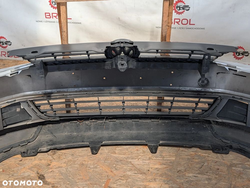 ZDERZAK PRZEDNI VW JETTA 10-15 LA7W - 6