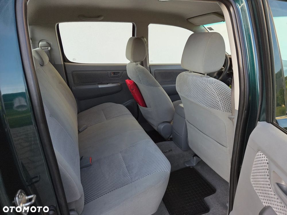 Toyota Hilux - 12