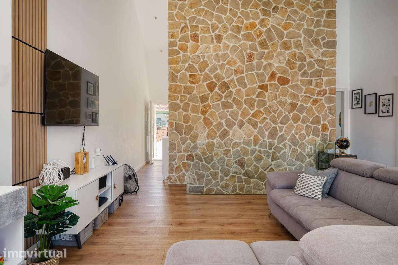 Moradia em banda T4  renovada com terraço e logradouro,... - Grande imagem: 4/36