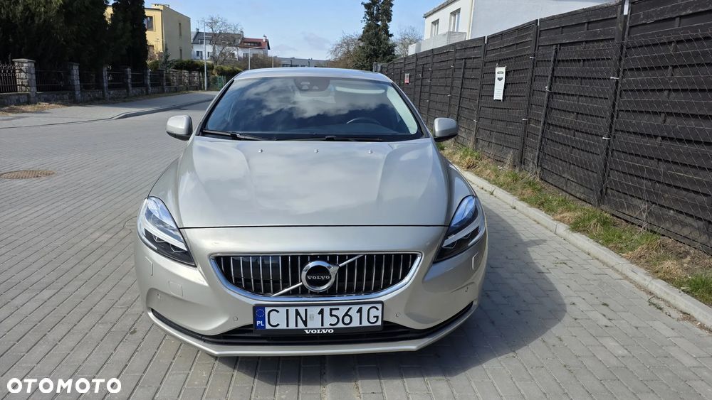 Volvo V40 T2 Geartronic Momentum - 2