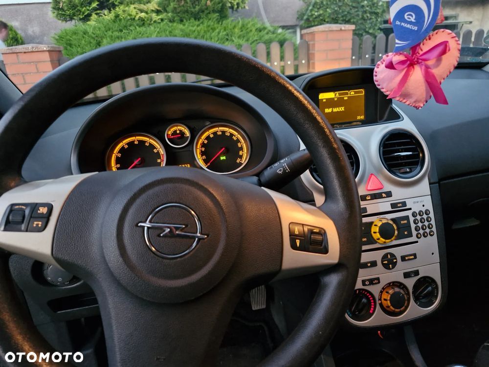 Opel Corsa 1.2 16V Cosmo - 13