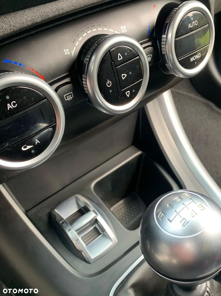 Alfa Romeo Giulietta 2.0 JTDM Distinctive - 10