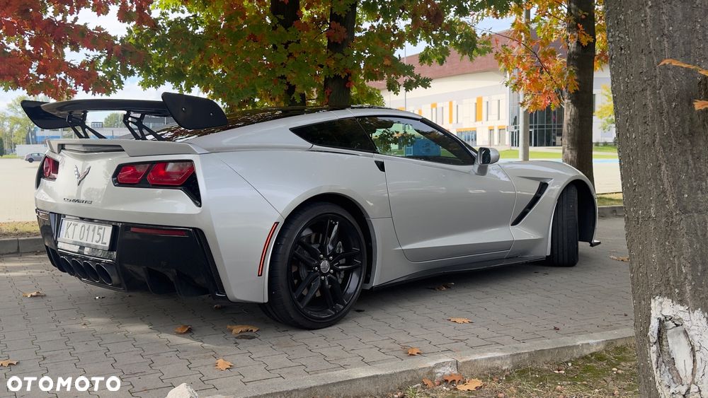 Chevrolet Corvette - 11
