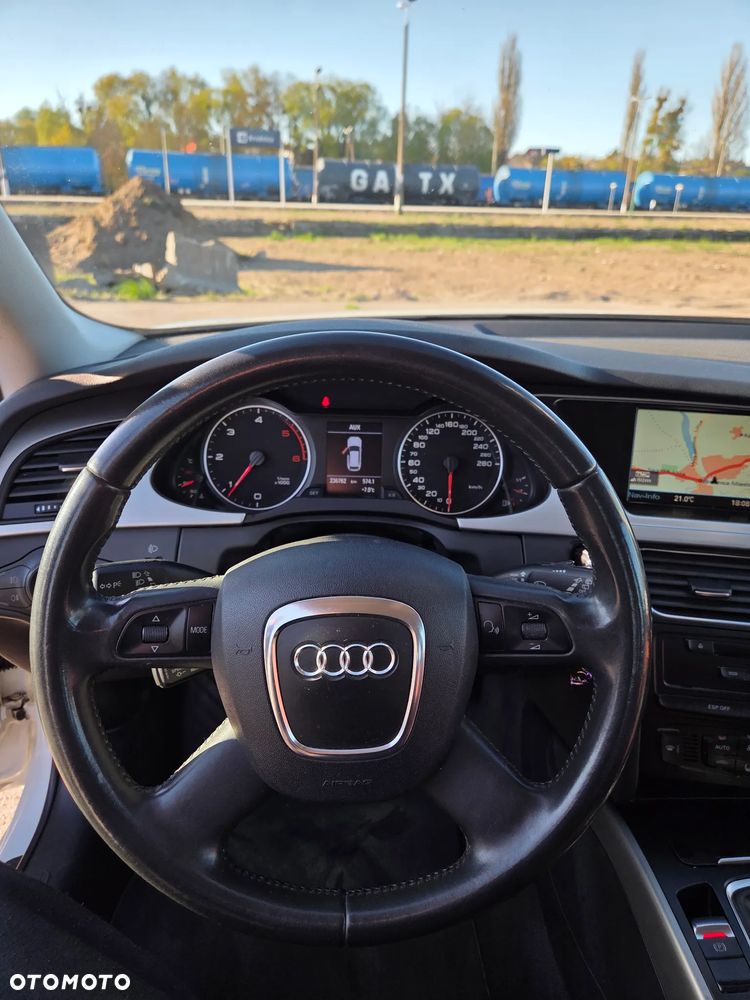 Audi A4 Avant 2.0 TDI DPF Ambiente - 10