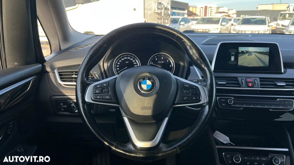BMW Seria 2 218d xDrive AT - 12