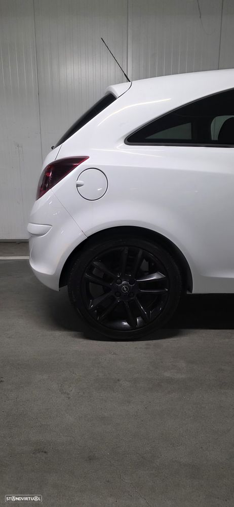 Opel Corsa 1.2 Black Edition - 16