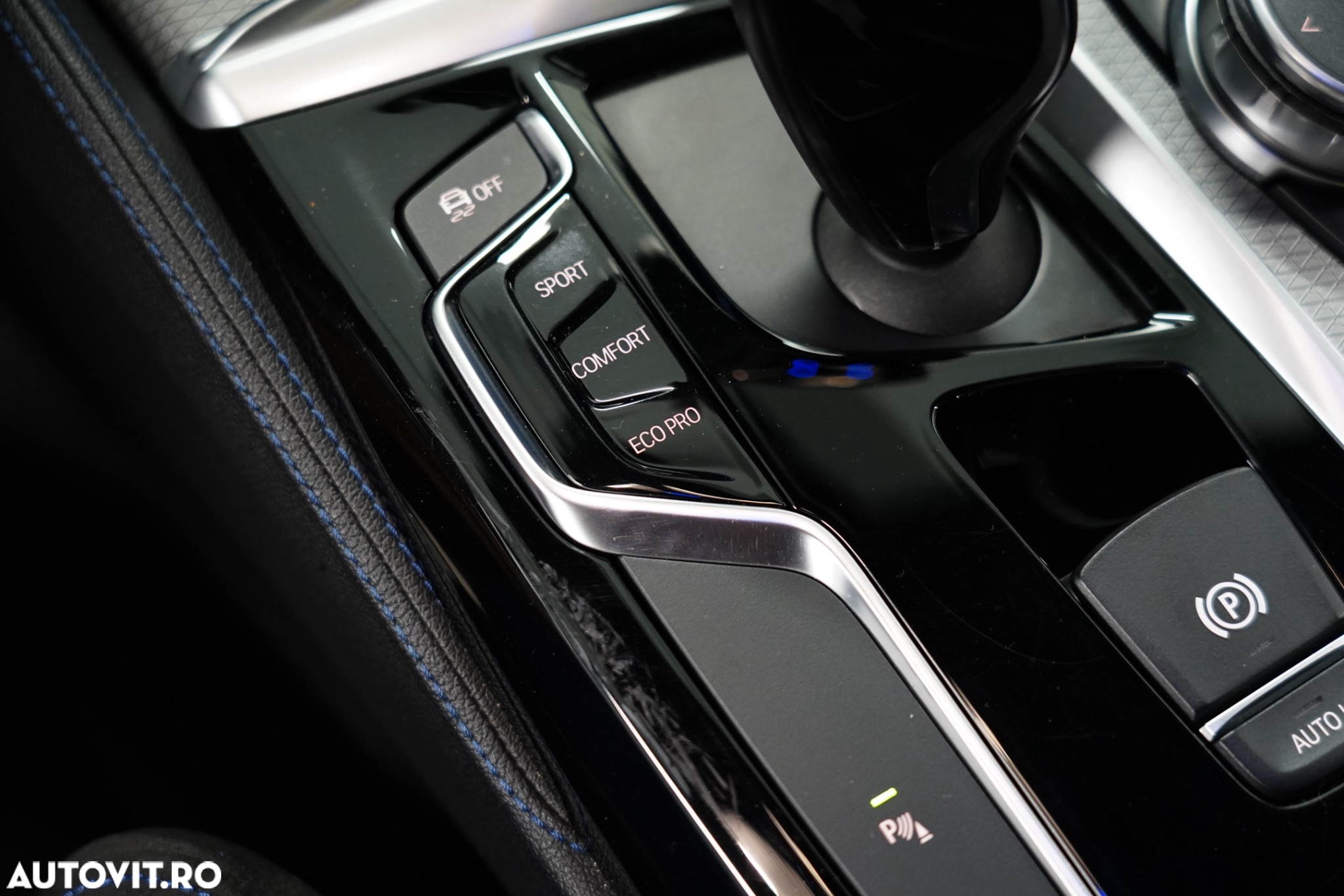 BMW Seria 5 520d xDrive AT - 33