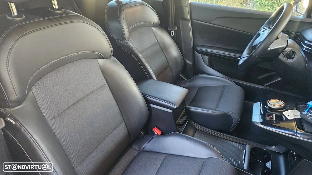 MG MG4 64 kWh Luxury - 36