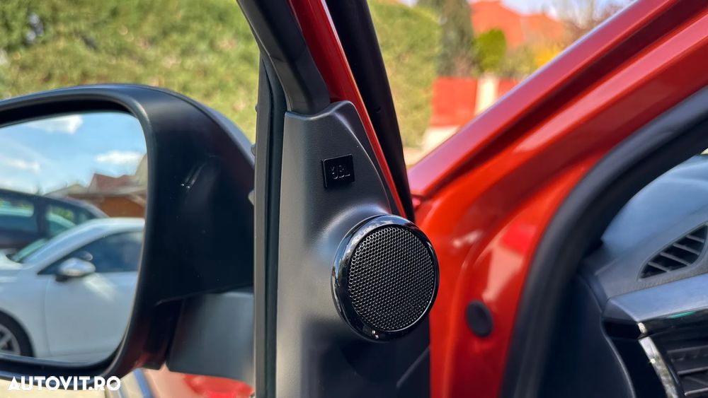 Toyota Hilux 2.8D 204CP 4x4 Double Cab AT MHEV Invincible Color Edition (3E5) - 27