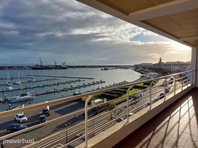 Arrenda se um andar 3 piso com vista fabulosa mar e serra - Grande imagem: 2/12