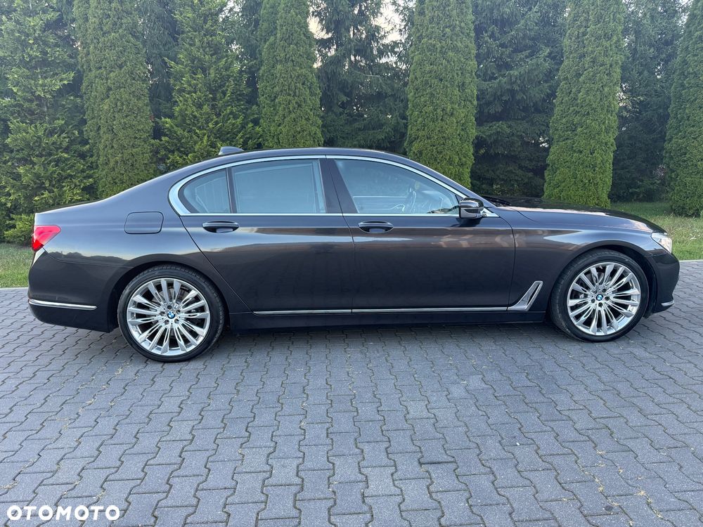 BMW Seria 7 730d xDrive - 24