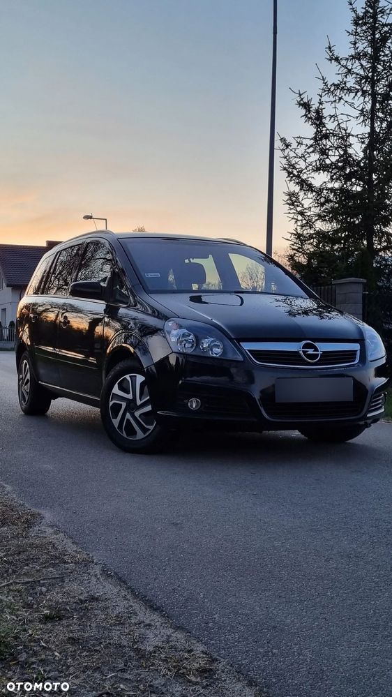 Opel Zafira 1.8 Elegance - 1
