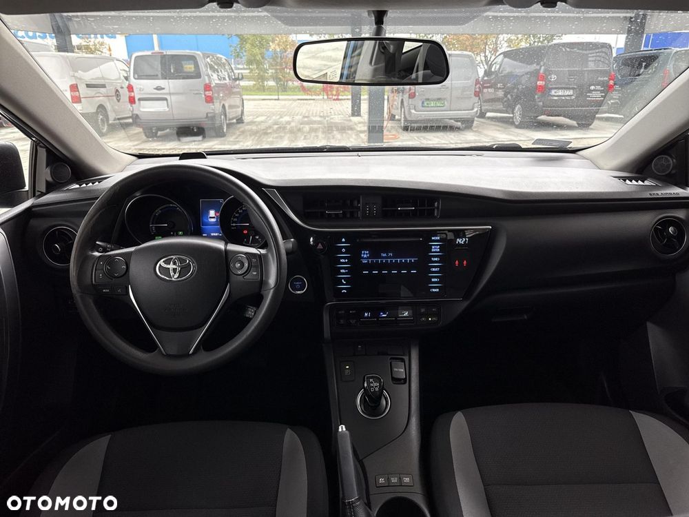 Toyota Auris - 11