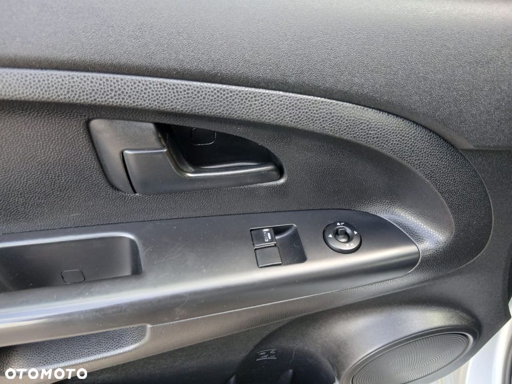 Kia Venga 1.4 CVVT Dream Team Edition - 16