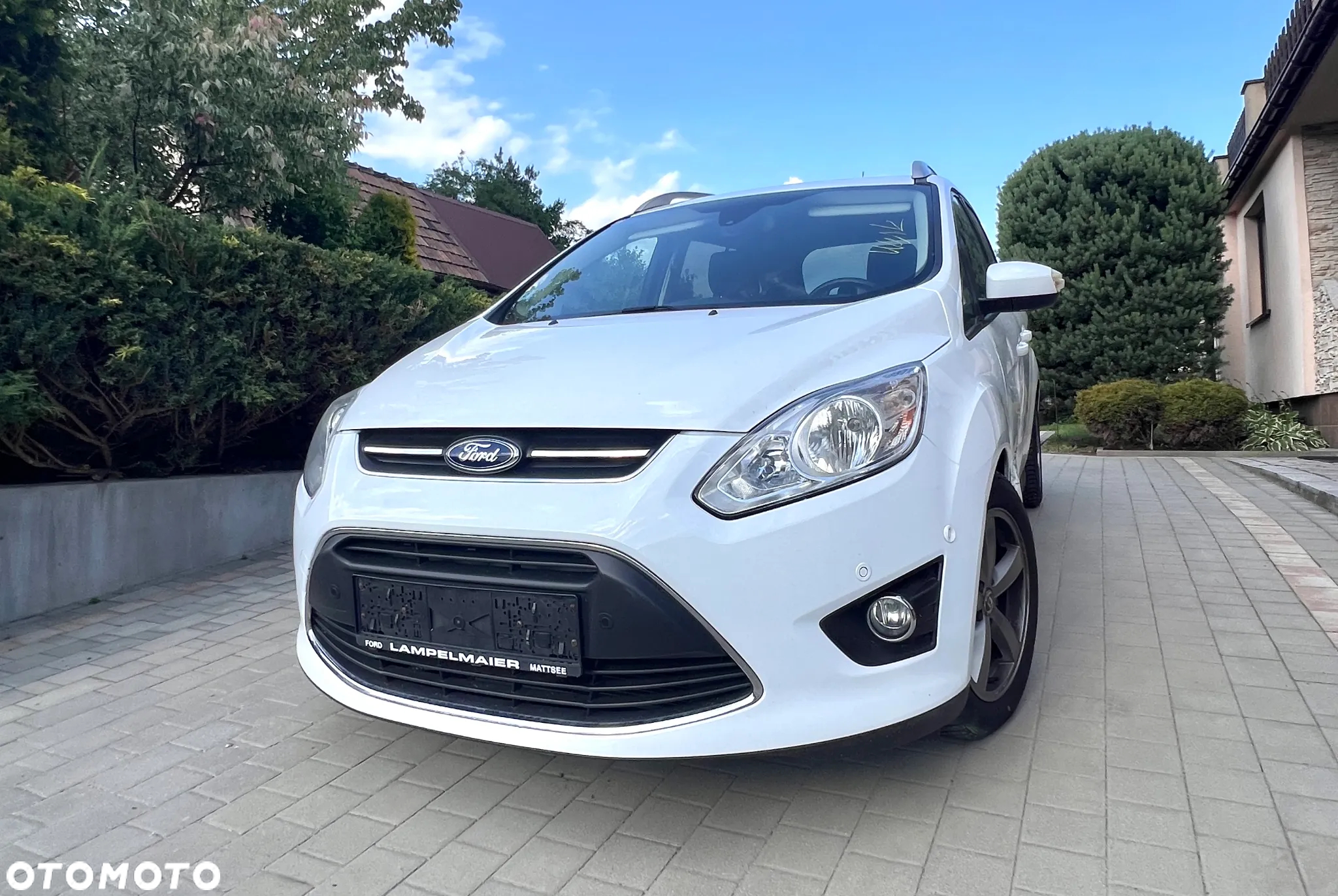 Ford Grand C-MAX - 11