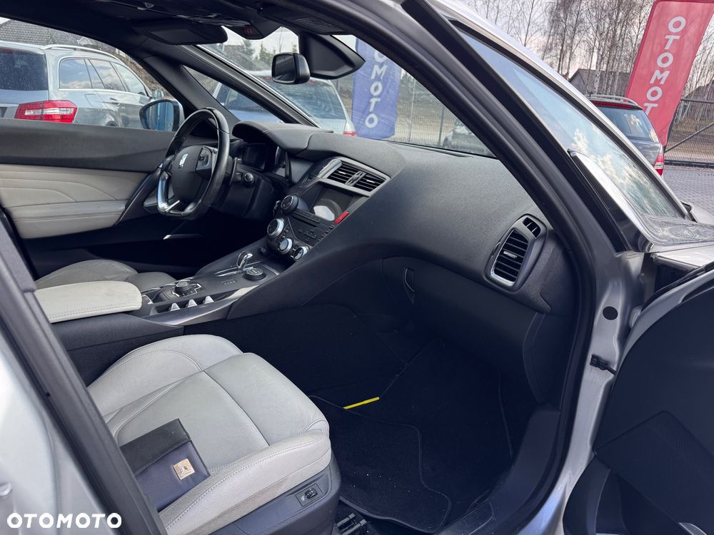 Citroën DS5 Hybrid4 EGS6 Business - 8