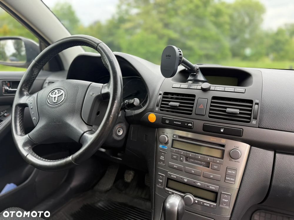 Toyota Avensis 1.8 VVT-i Luna - 17