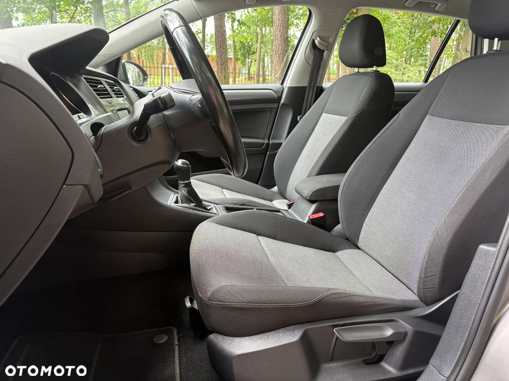 Volkswagen Golf - 13