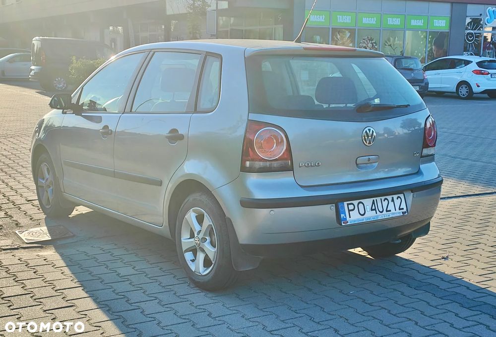 Volkswagen Polo 1.4 16V Comfortline - 8