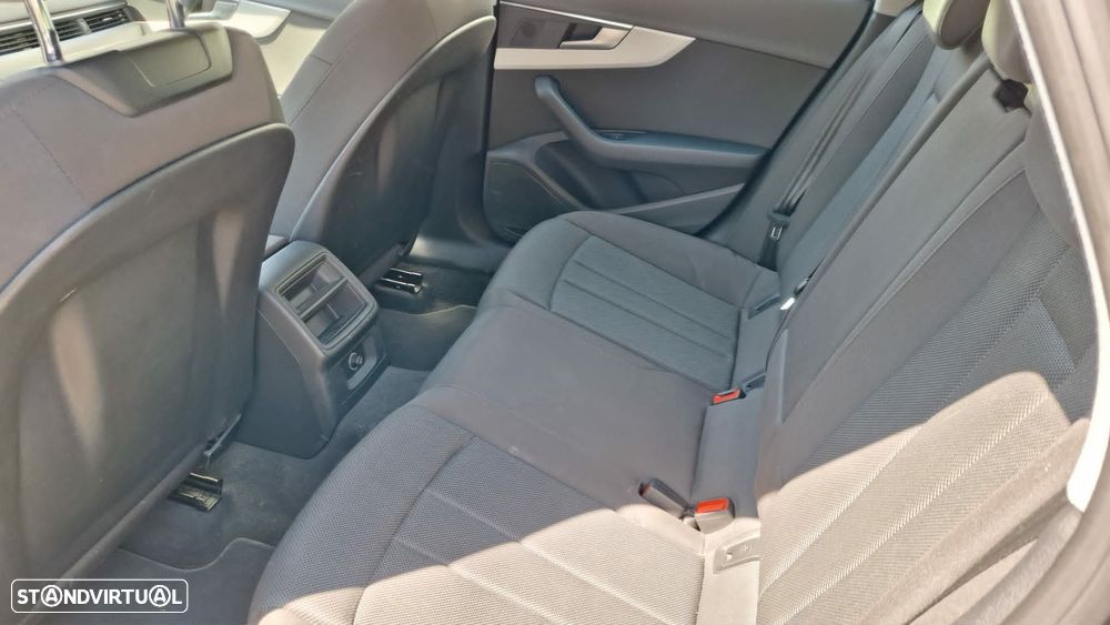 Audi A4 30 TDI Advanced S tronic - 7