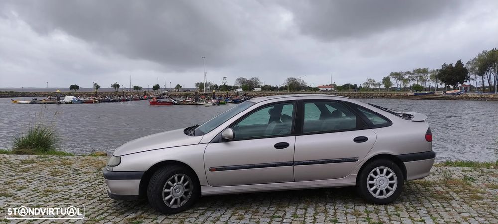 Renault Laguna 3.0 i V6 Baccara - 1