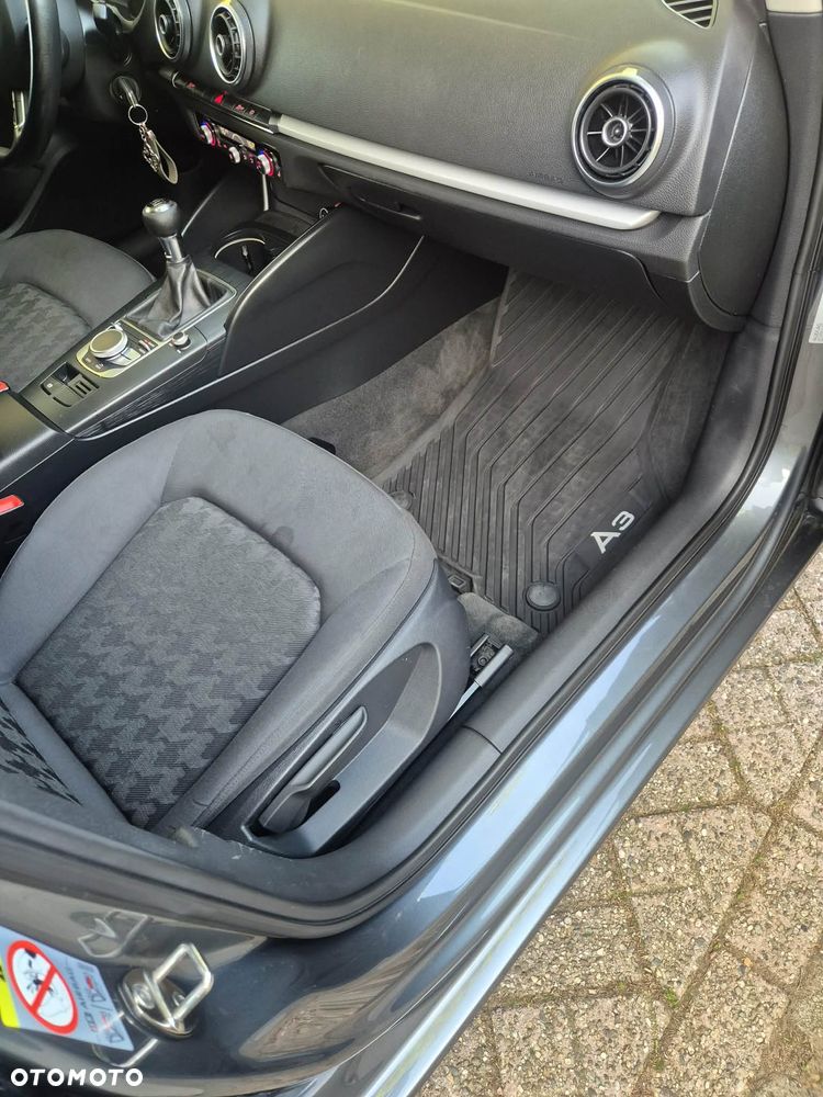 Audi A3 Sportback 1.6 TDI Ambiente - 8