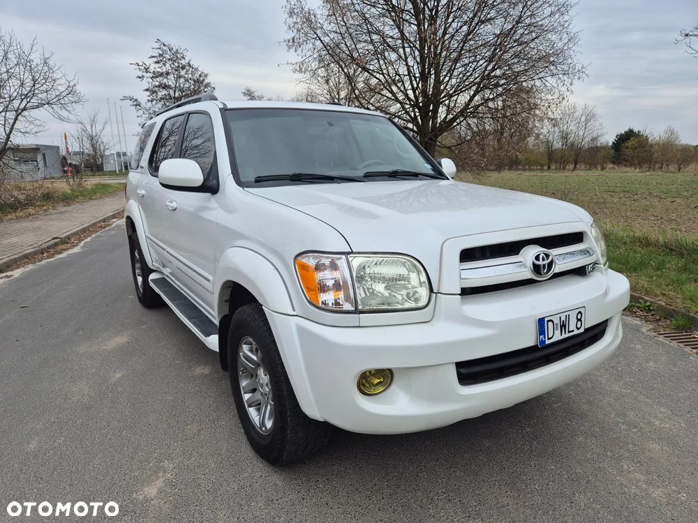 Toyota Sequoia - 14