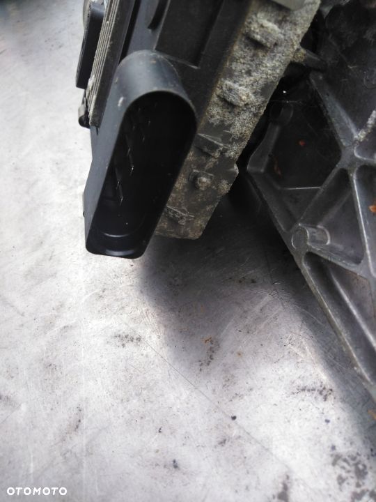 Mechanizm z Silniczkiem Wycieraczek Phaeton 3D1 EU - 8