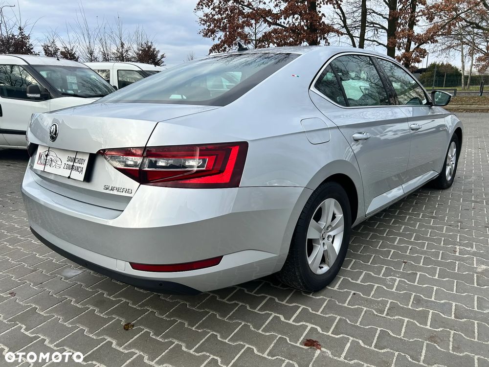 Skoda Superb 1.8 TSI Ambition DSG - 4
