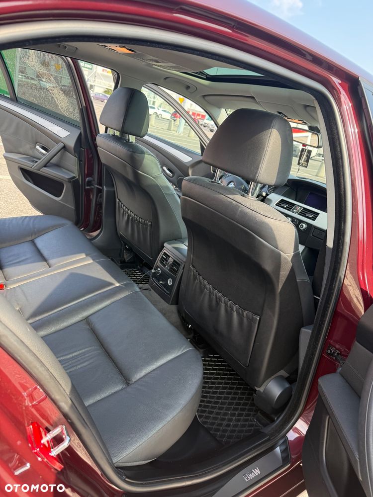 BMW Seria 5 525d - 13
