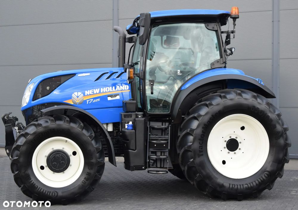 New Holland T7.225 Auto Command - 4