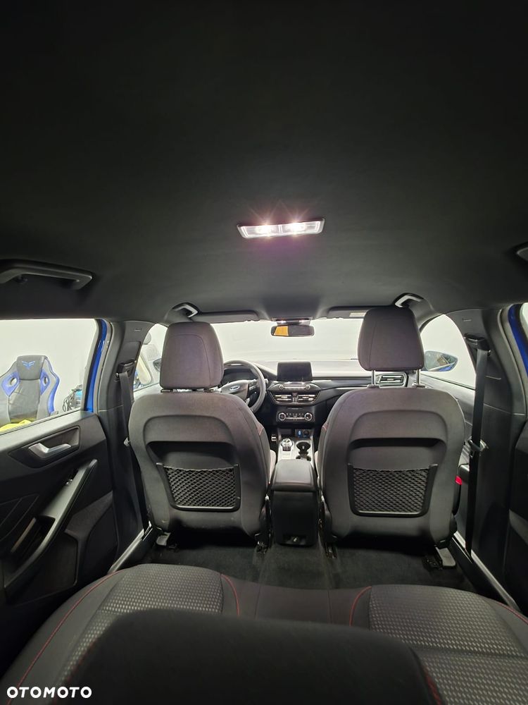 Ford Focus 1.5 EcoBlue STart-Stopp-System ST-LINE X - 12