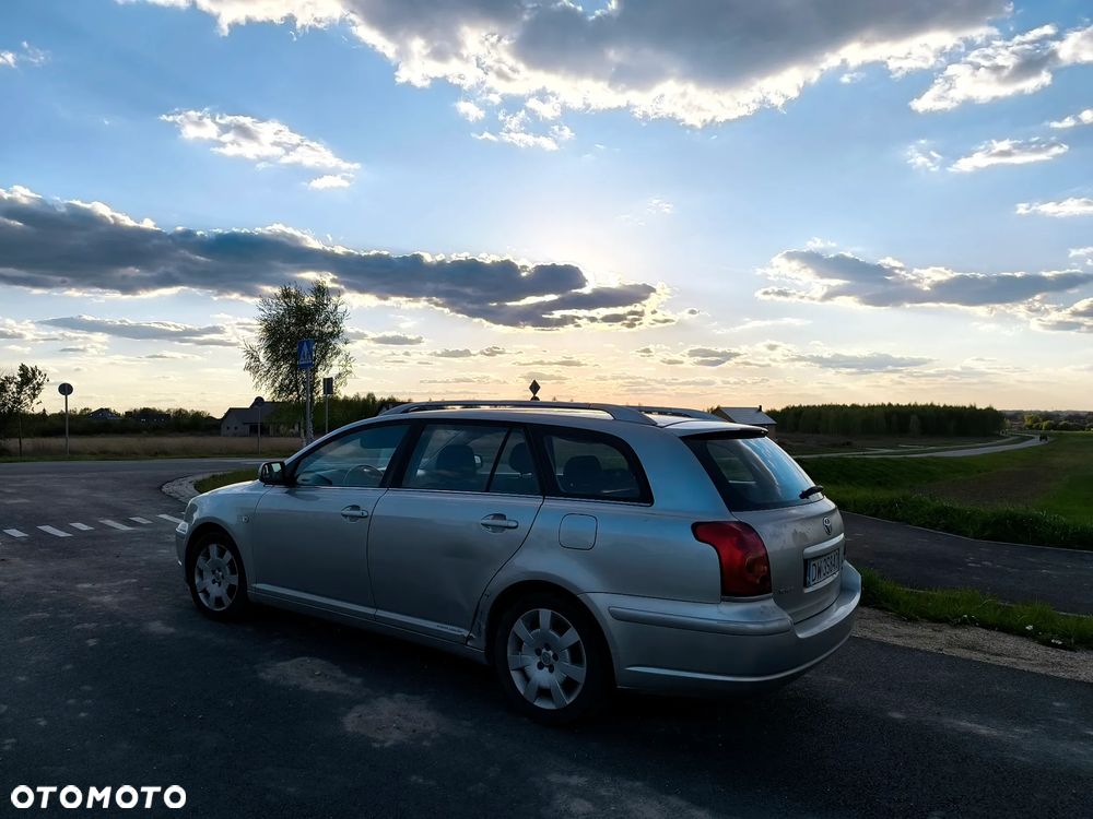 Toyota Avensis 2.0 VVT-i High - 5