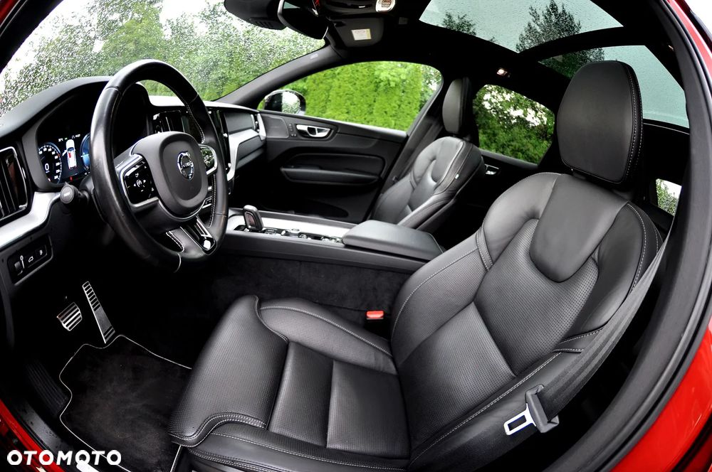 Volvo XC 60 T6 AWD Plug-In Hybrid R-Design - 22