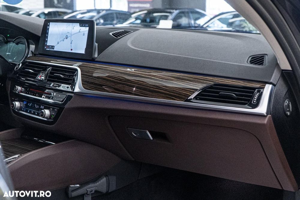 BMW Seria 5 530e iPerformance Aut. Luxury Line - 37