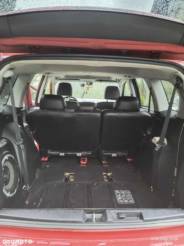 Mitsubishi Outlander - 11