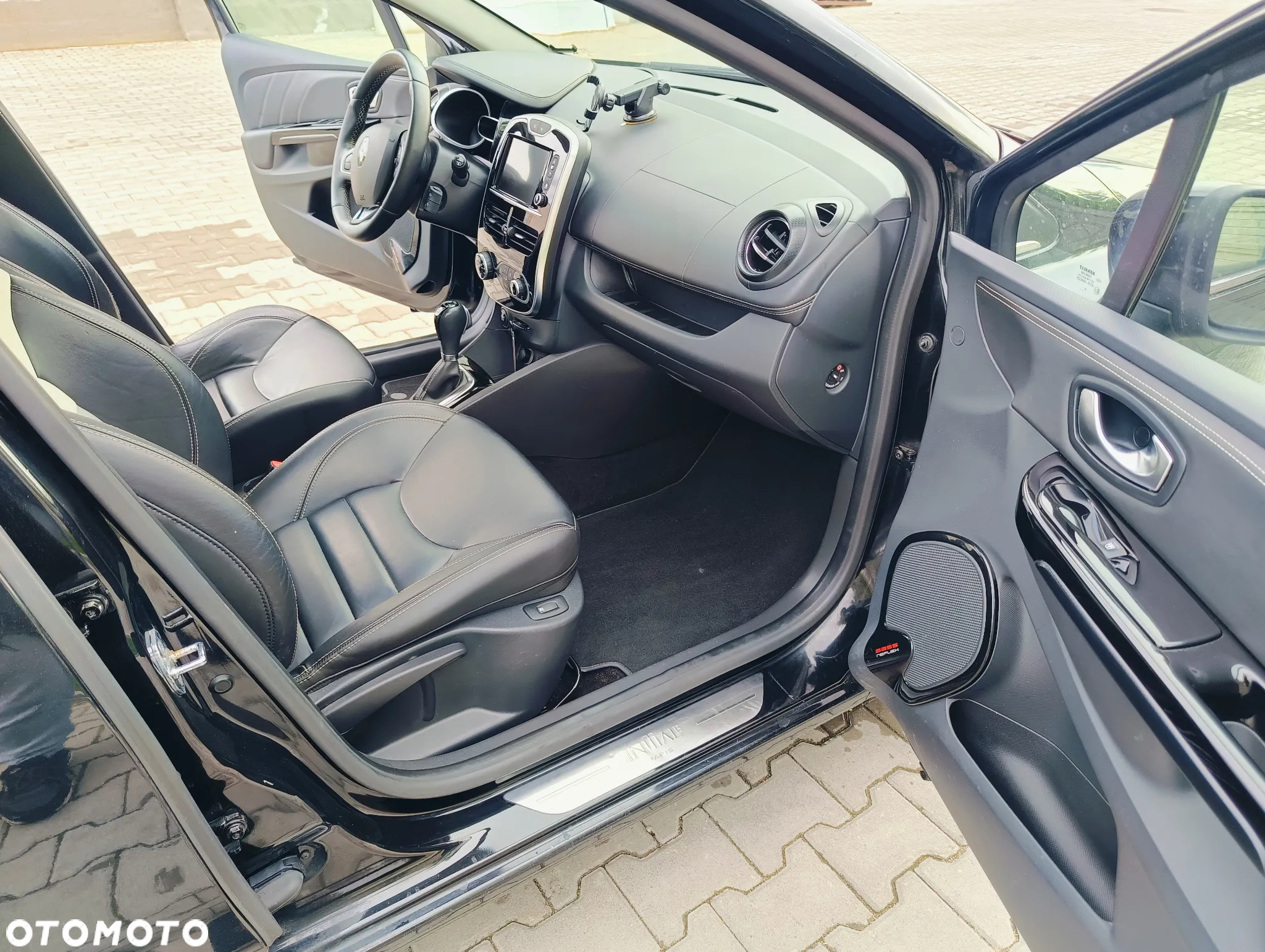 Renault Clio ENERGY TCe 120 EDC Initiale Paris - 11