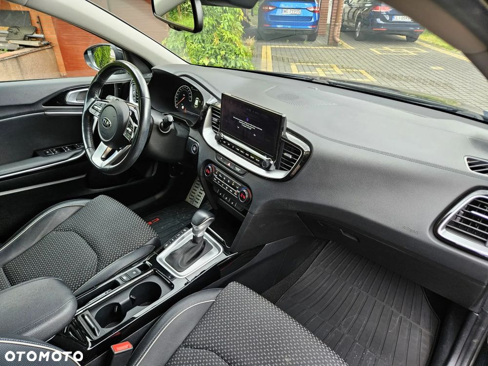 Kia Ceed 1.6 CRDi mHEV Business Line DCT - 10