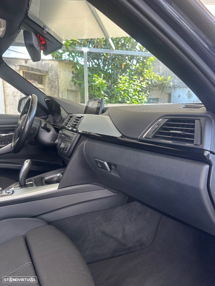 BMW 320 - 18