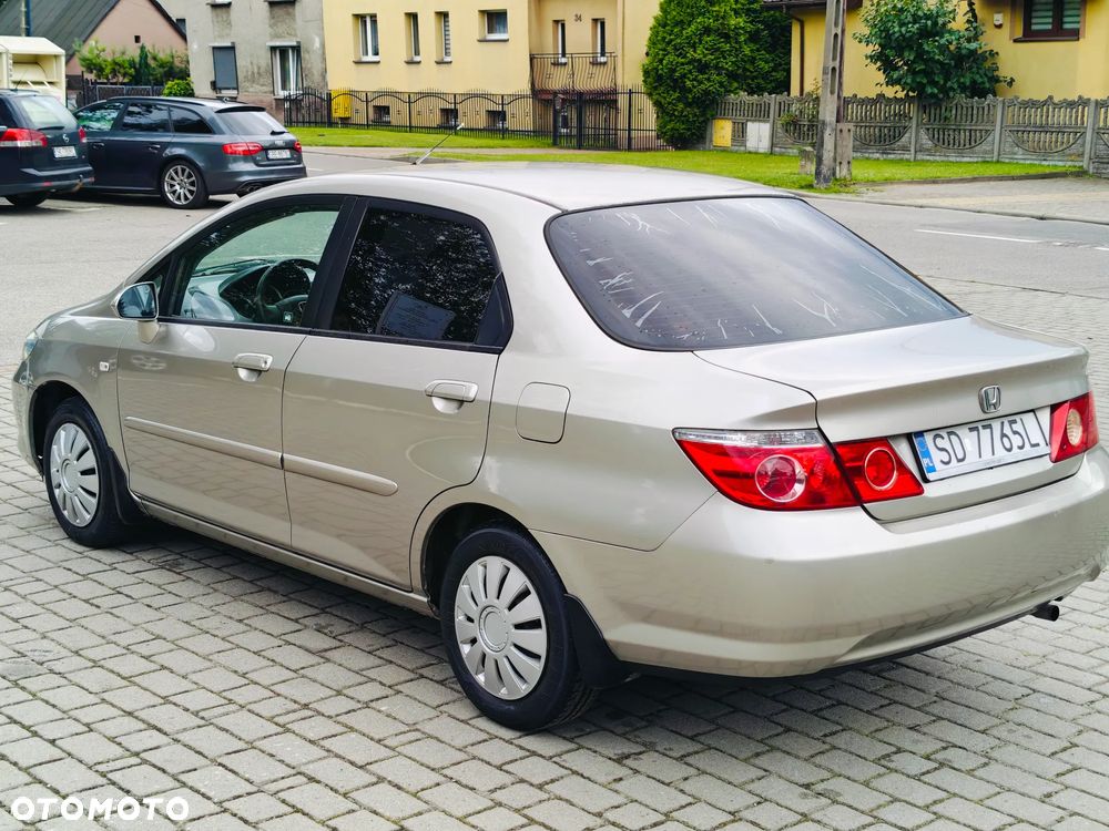 Honda City 1.4 Comfort - 17