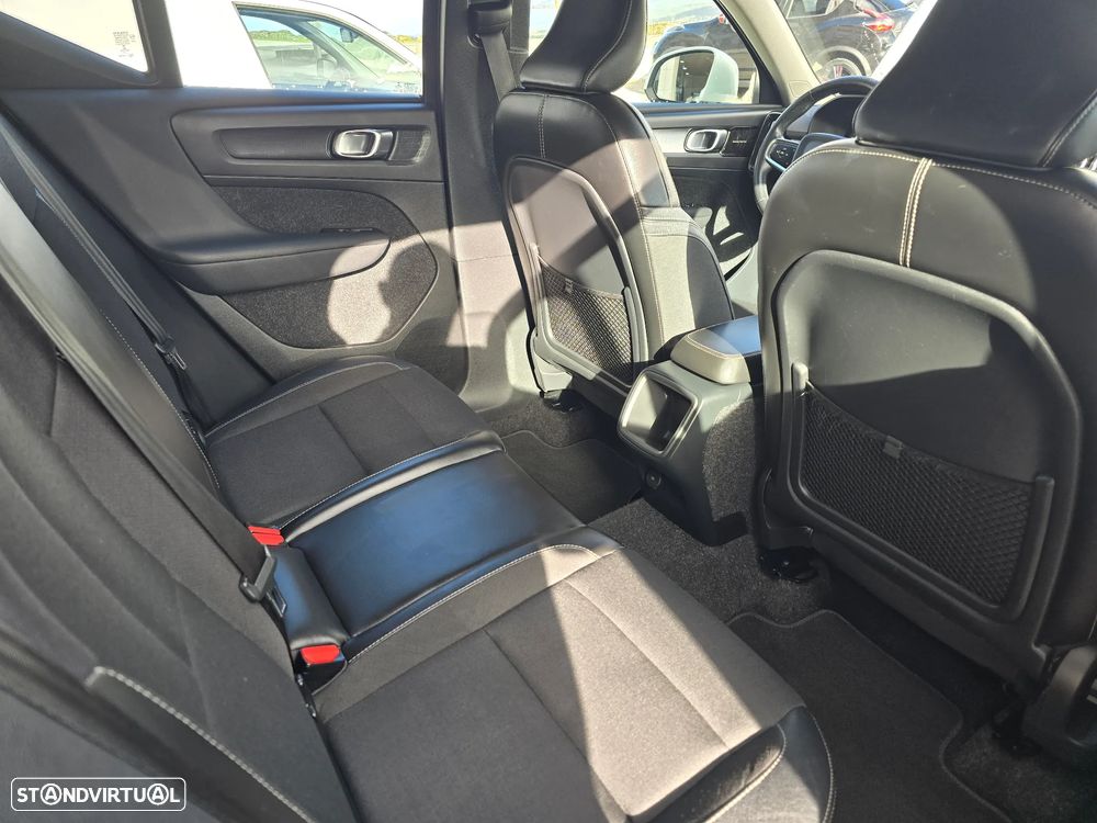 Volvo XC 40 2.0 D3 Momentum Plus - 10