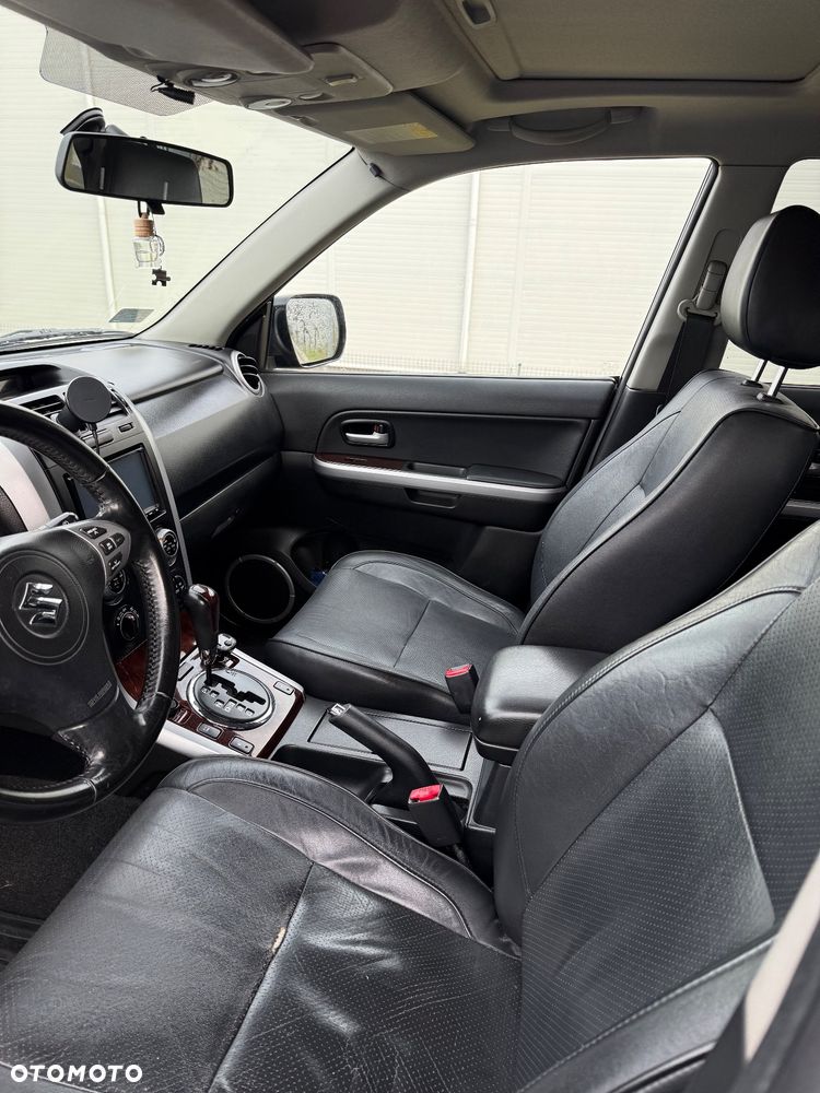 Suzuki Grand Vitara 2.0 De luxe - 17