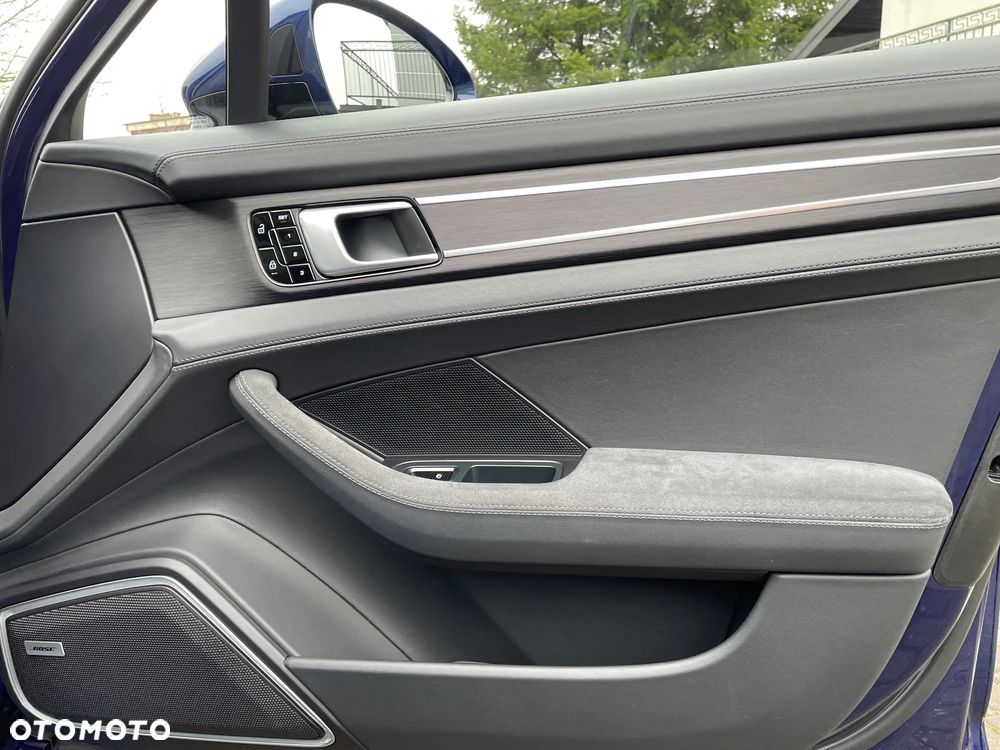 Porsche Panamera - 18