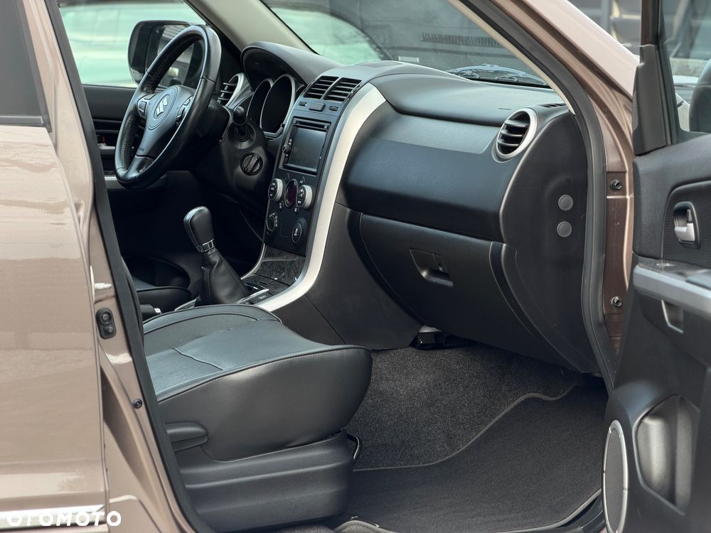 Suzuki Grand Vitara 1.9 DDiS Premium EU5 - 23