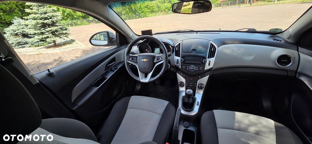 Chevrolet Cruze 1.6 LS - 5