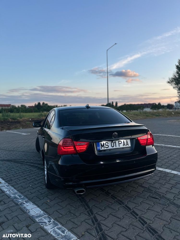 BMW Seria 3 320d - 4