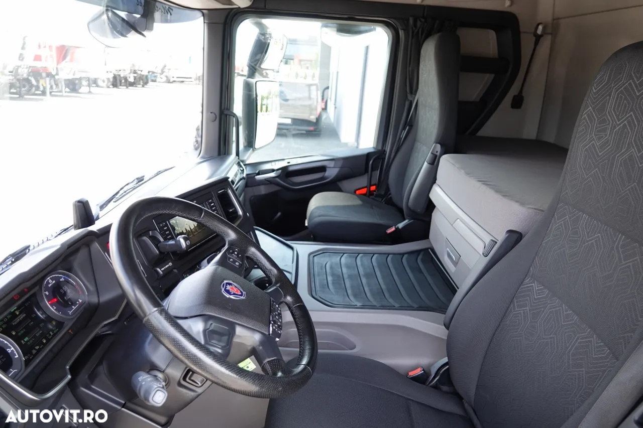 Scania P 410 / TRANSMISIE LA RECE / SLAVE / unitate FRIGO BLOCK / 2X LIFT DE ÎNCĂRCARE / TEMPERATURĂ MULTIMEMBRU DUPĂ CONTRACTUL DE SERVICE GOLDEN / - 27