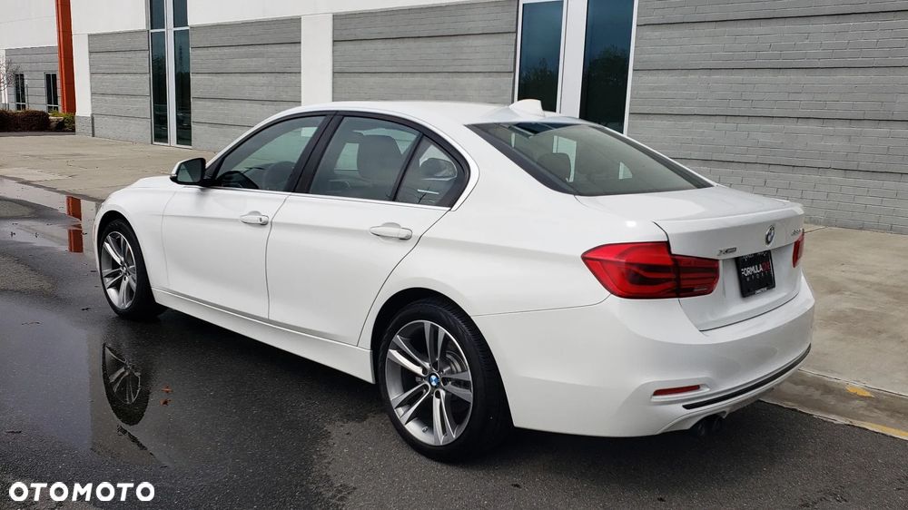 BMW Seria 3 330i Sport Line - 11