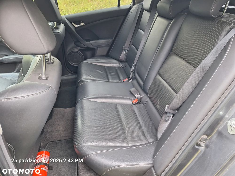 Honda Accord 2.0 Executive - 21