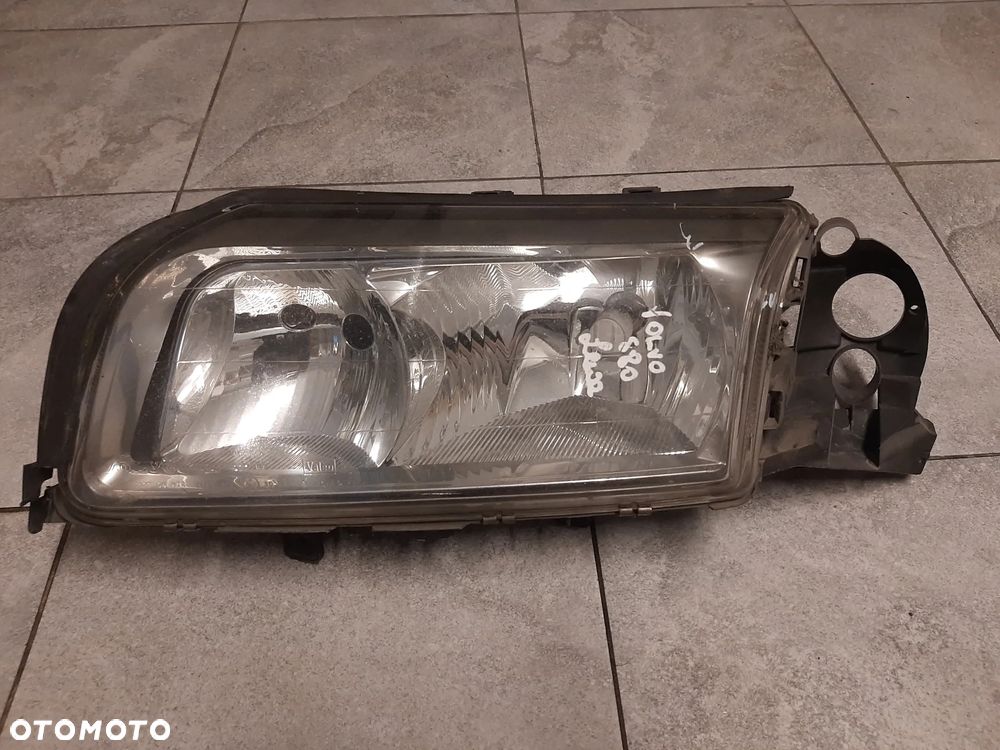 LAMPA REFLEKTOR LEWY PRZÓD VOLVO S80 I (98-04) 89005058 EUROPA